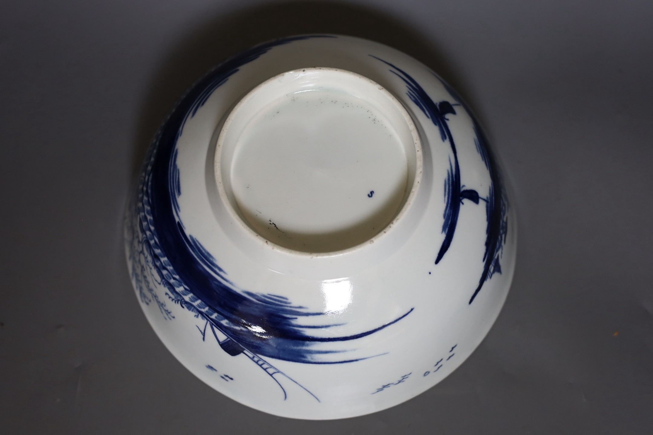 A Caughley blue and white bowl, c.1775, 24 cm diameter